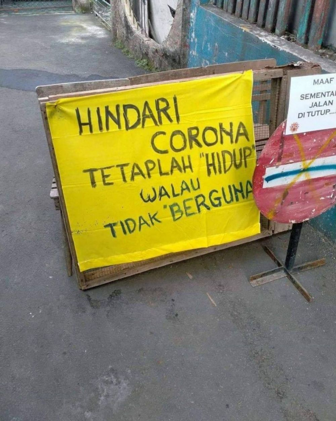 Potret spanduk himbauan kocak ini bikin cengar cengir